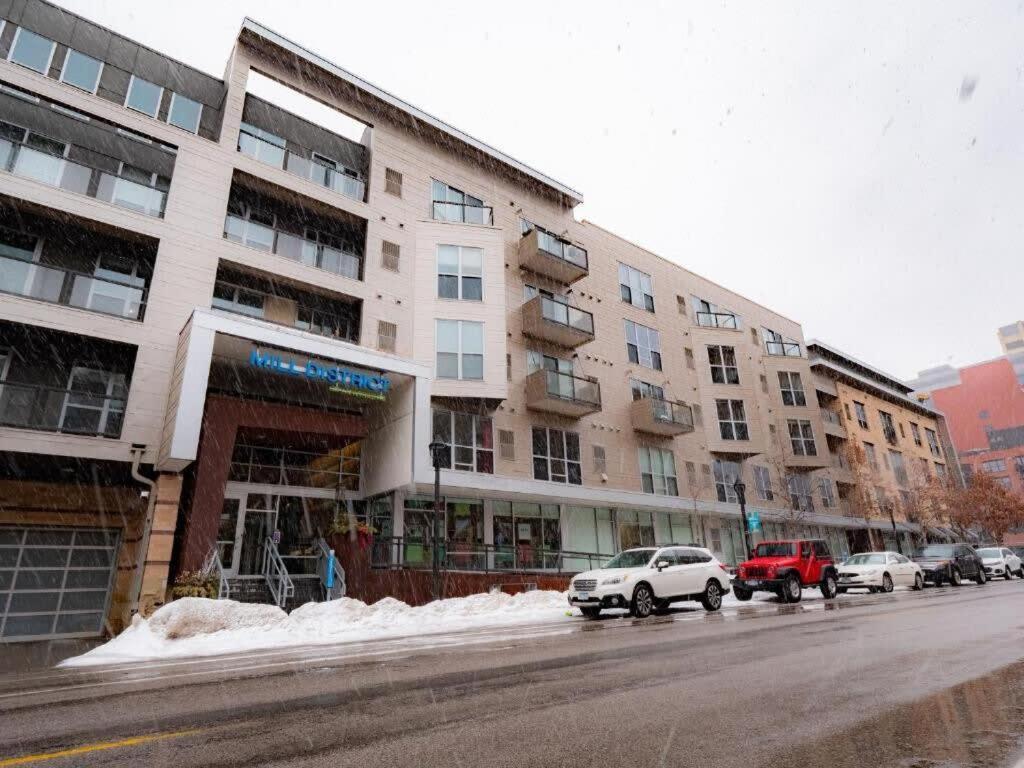 Cozysuites 2br Mill District With Pool, Gym # 01 Appartamento